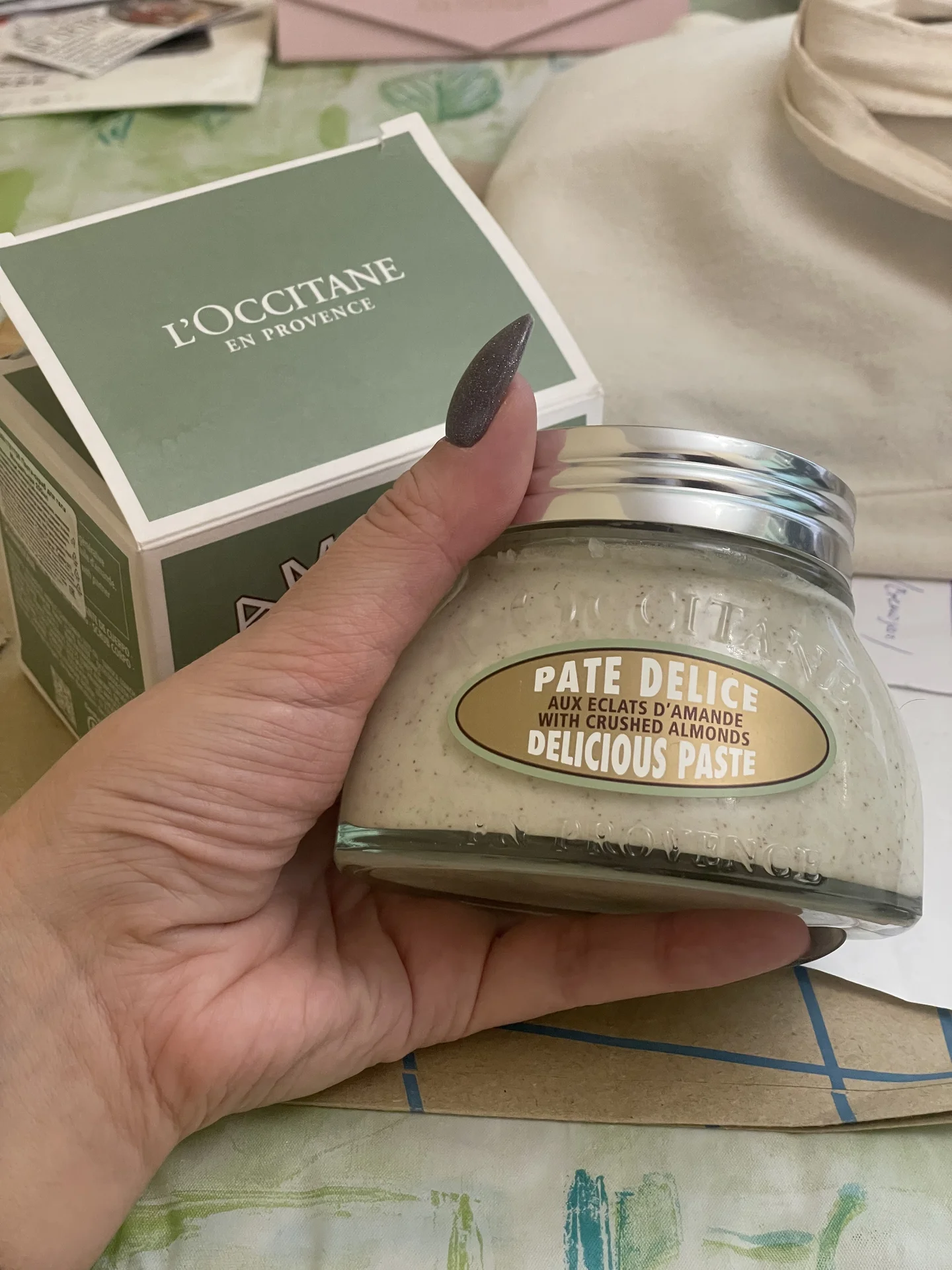 L’Occitane Скраб для тела Миндальный - изображение 1