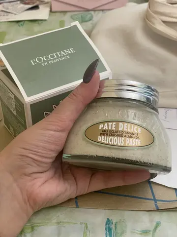 L’Occitane Скраб для тела Миндальный