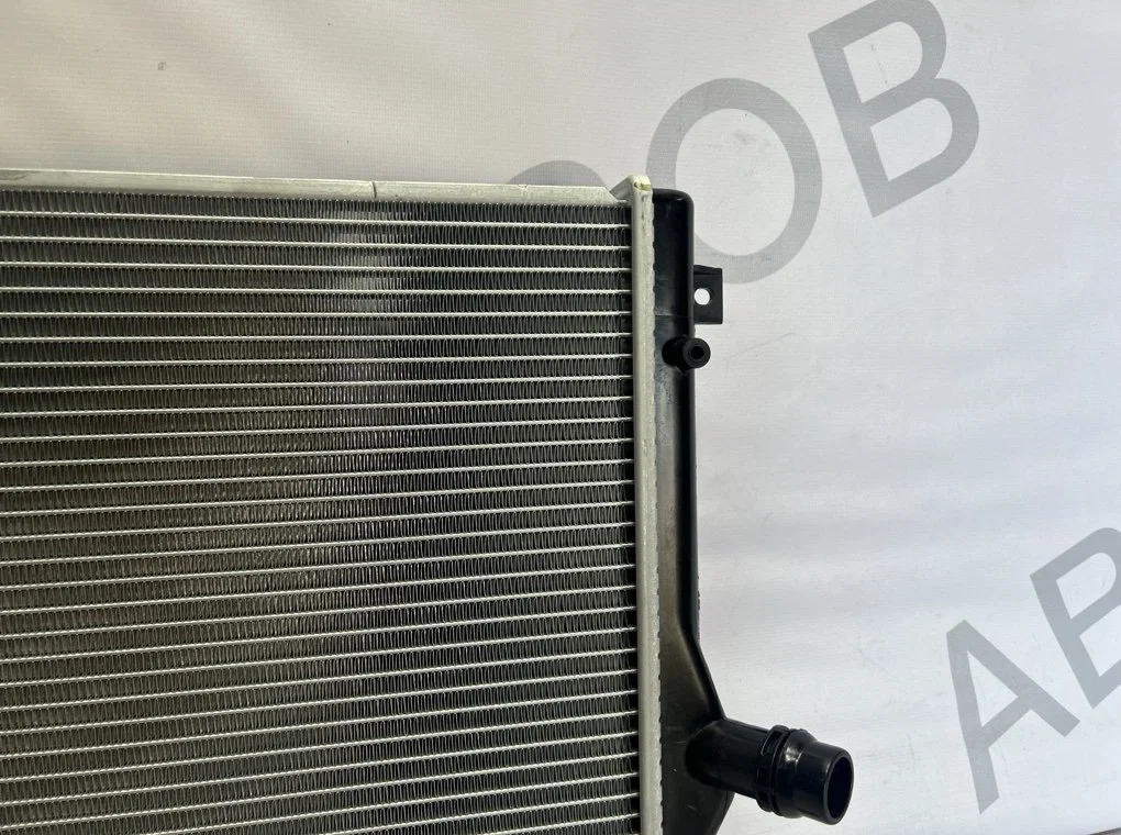 Радиатор охлаждения Volkswagen Passat B7 2011-2014 - миниатюра 7