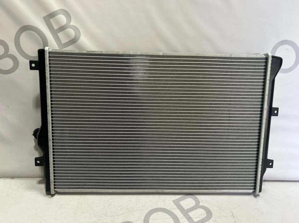 Радиатор охлаждения Volkswagen Passat B7 2011-2014 - миниатюра 8