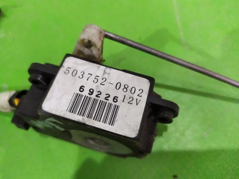 Моторчик заслонки отопителя Nissan Note E11 - миниатюра 4