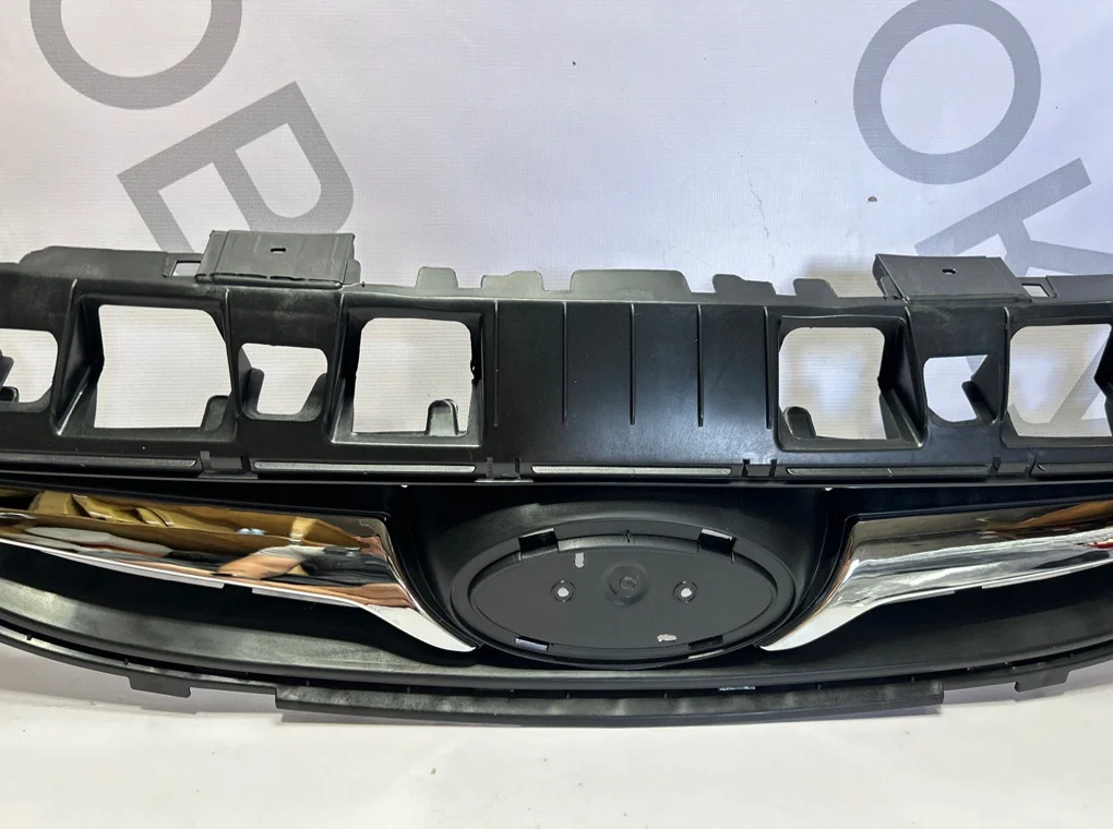 Решетка радиатора Hyundai Solaris 1 2010-2014 - миниатюра 4