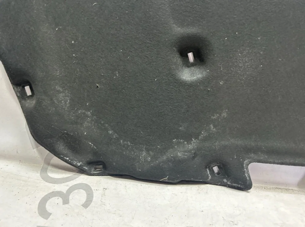 Шумоизоляция капота Ford Focus 3 2011-2019 - миниатюра 3