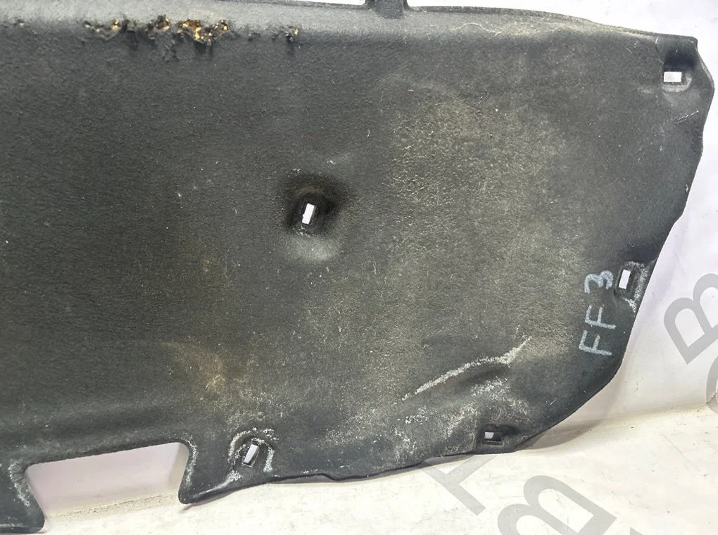 Шумоизоляция капота Ford Focus 3 2011-2019 - миниатюра 6
