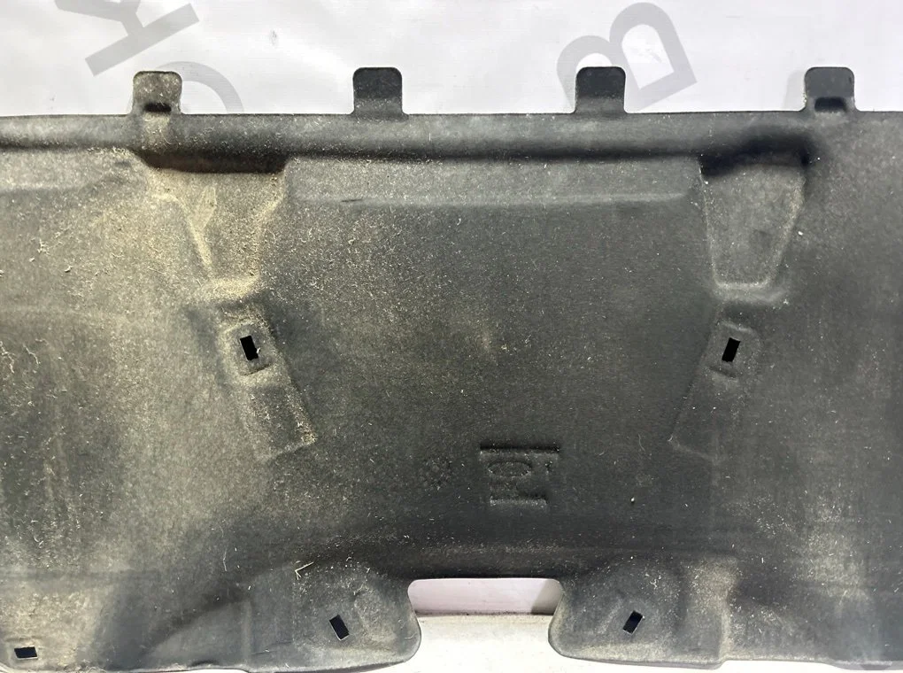 Шумоизоляция капота Ford Focus 3 2011-2019 - миниатюра 9