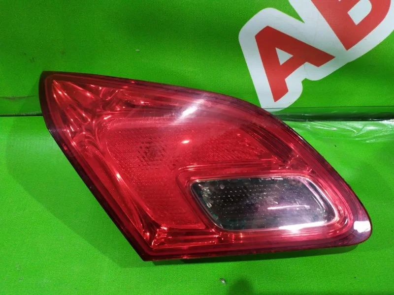 Фонарь задний левый внутренний Opel Astra J - изображение 1