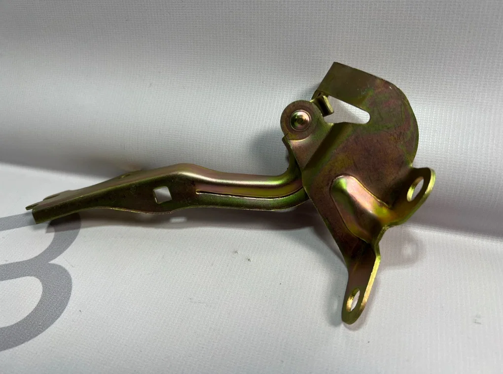Петля капота левая Mazda 3 BK 2003-2009 - миниатюра 4