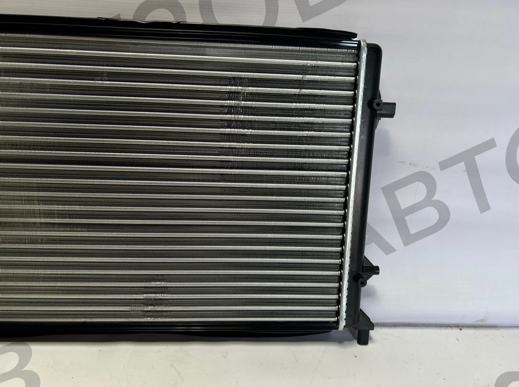 Радиатор охлаждения Volkswagen Passat B6 2005-2010 - миниатюра 5