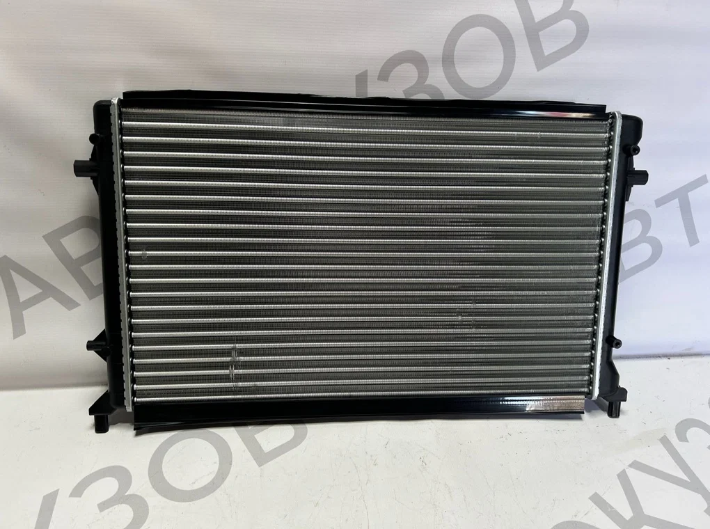 Радиатор охлаждения Volkswagen Passat B6 2005-2010 - миниатюра 6