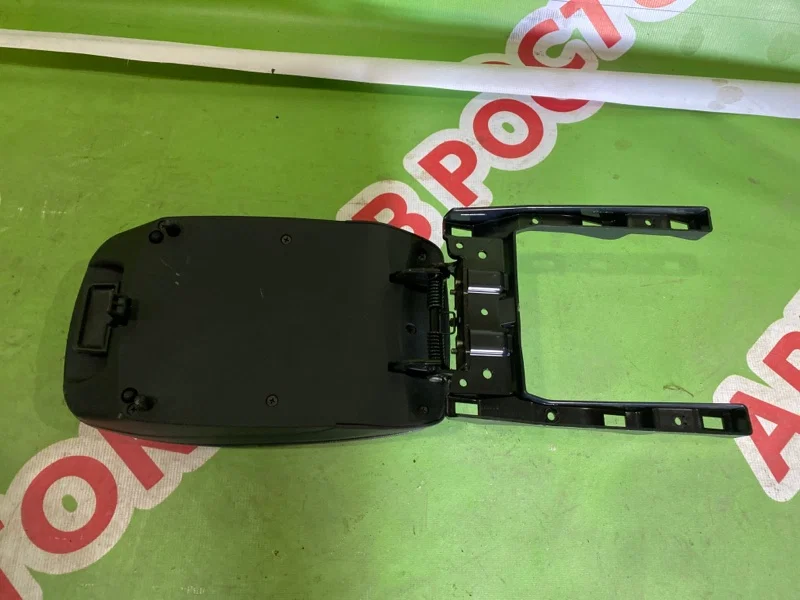Подлокотник Hyundai i30 2 GD 2012-2017 - миниатюра 4