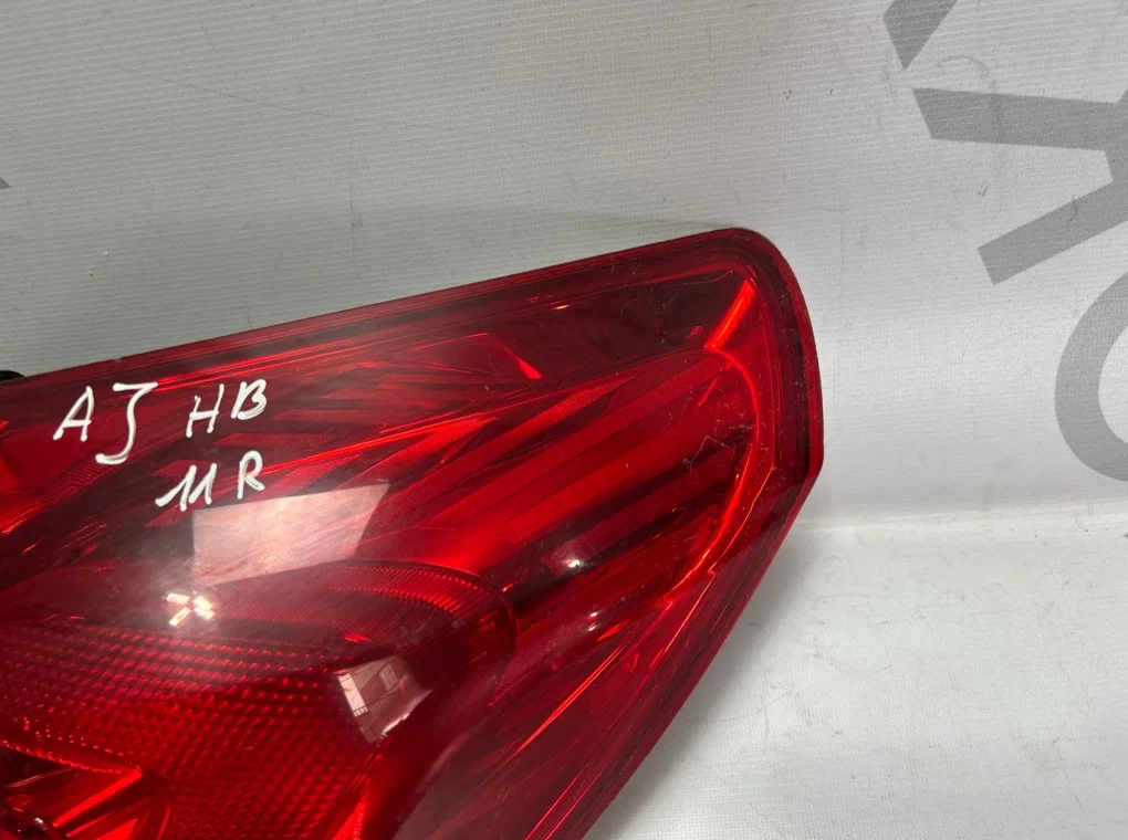 Фонарь задний правый наружный Opel Astra J - миниатюра 2