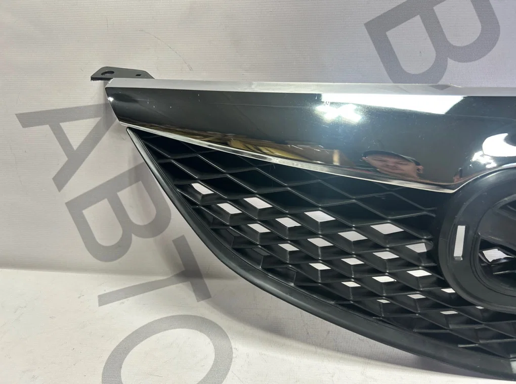 Решетка радиатора Mazda 6 GG 2002-2005 - миниатюра 3