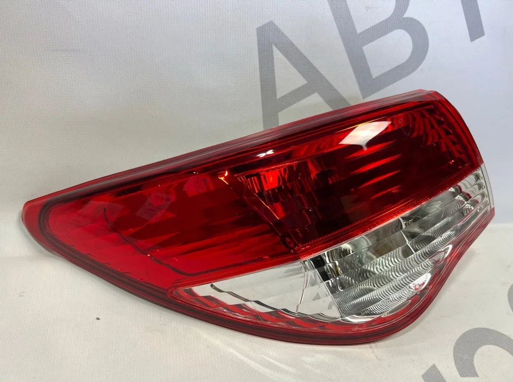Фонарь задний левый наружный Nissan Almera G15 - миниатюра 2