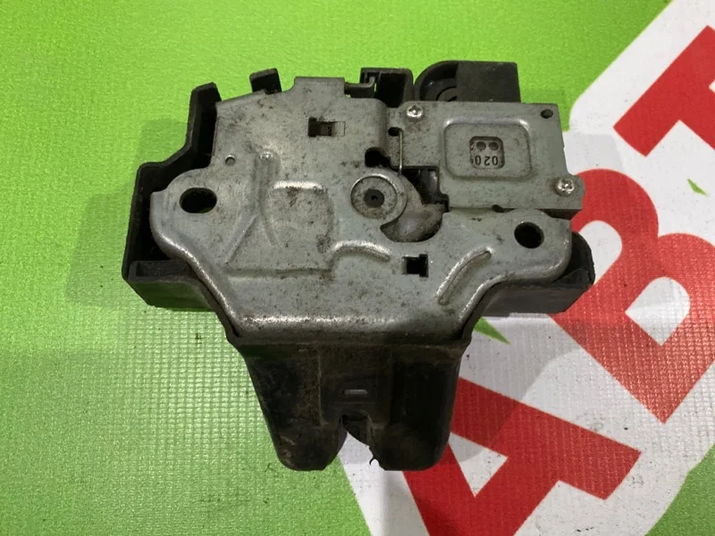 Замок багажника Lexus IS 250/350 2013-2020 - миниатюра 2