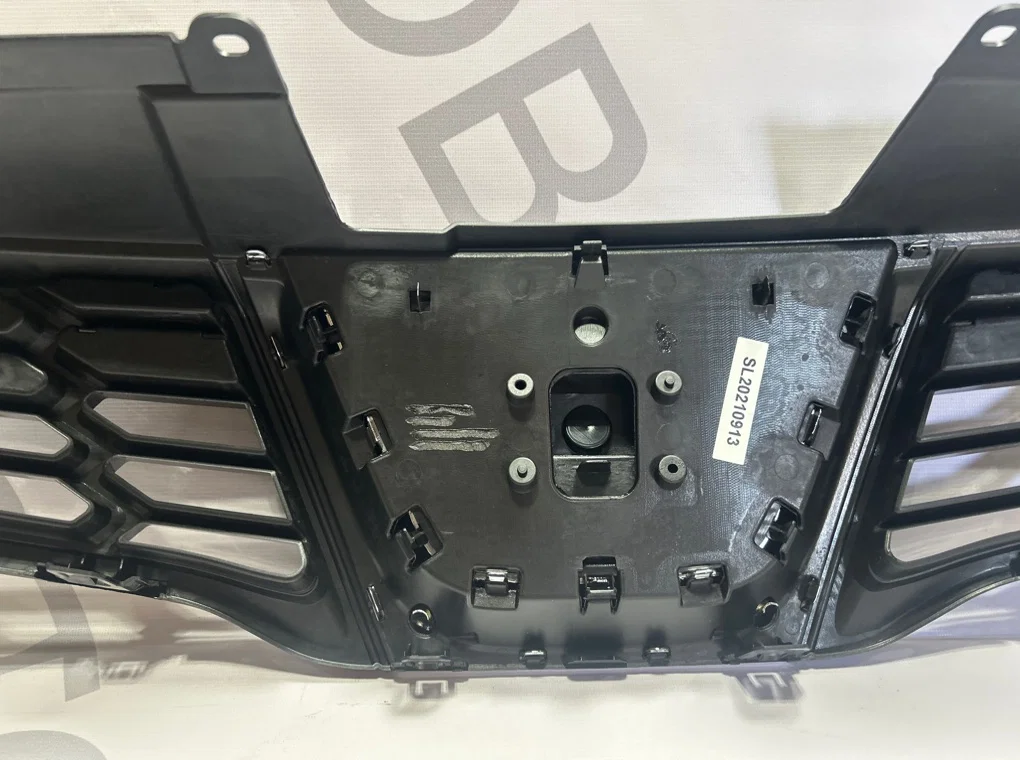 Решетка радиатора Nissan Qashqai J10 2010-2014 - миниатюра 9