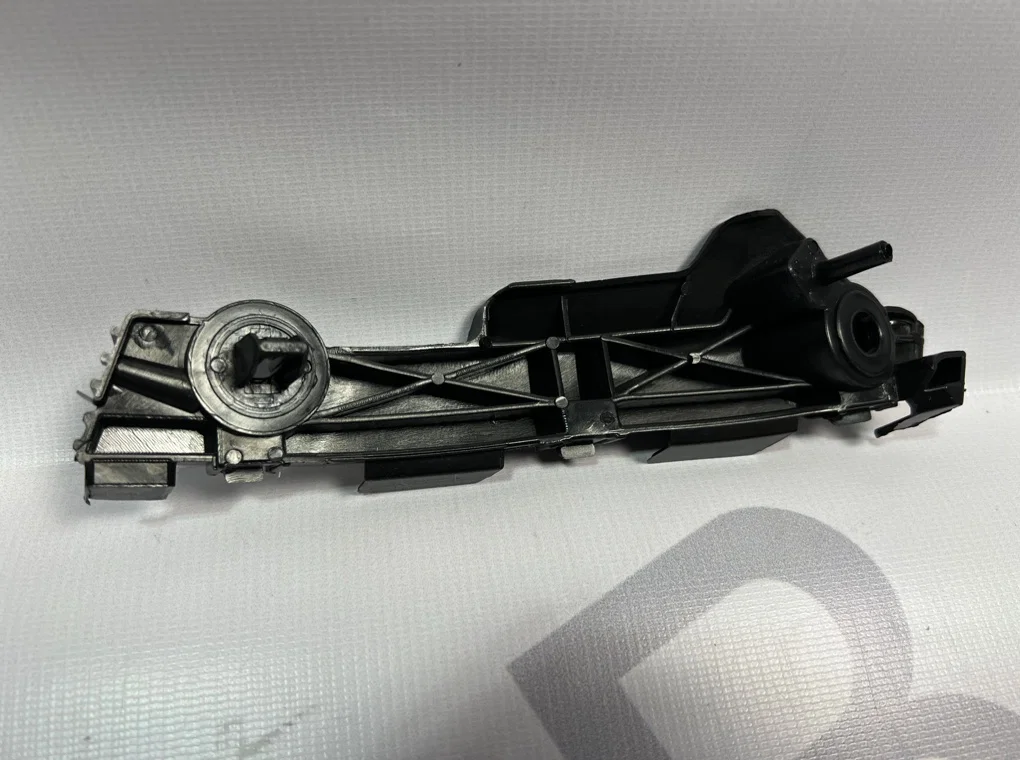 Кронштейн переднего бампера правый Mazda 6 GH - миниатюра 6