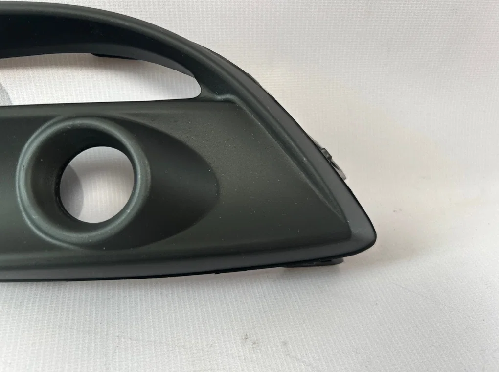Рамка противотуманной фары левой Mazda 3 3 BM - миниатюра 2
