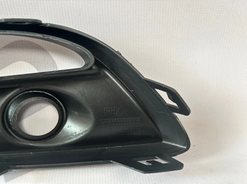 Рамка противотуманной фары правой Mazda 3 3 BM - миниатюра 7