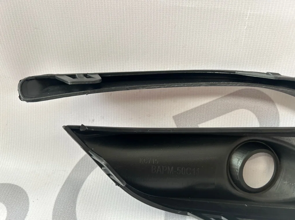 Рамка противотуманной фары правой Mazda 3 3 BM - миниатюра 9