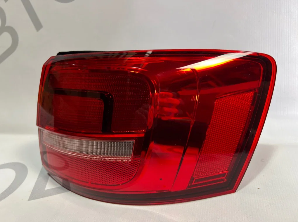 Фонарь задний правый наружный Volkswagen Jetta 6 - миниатюра 3