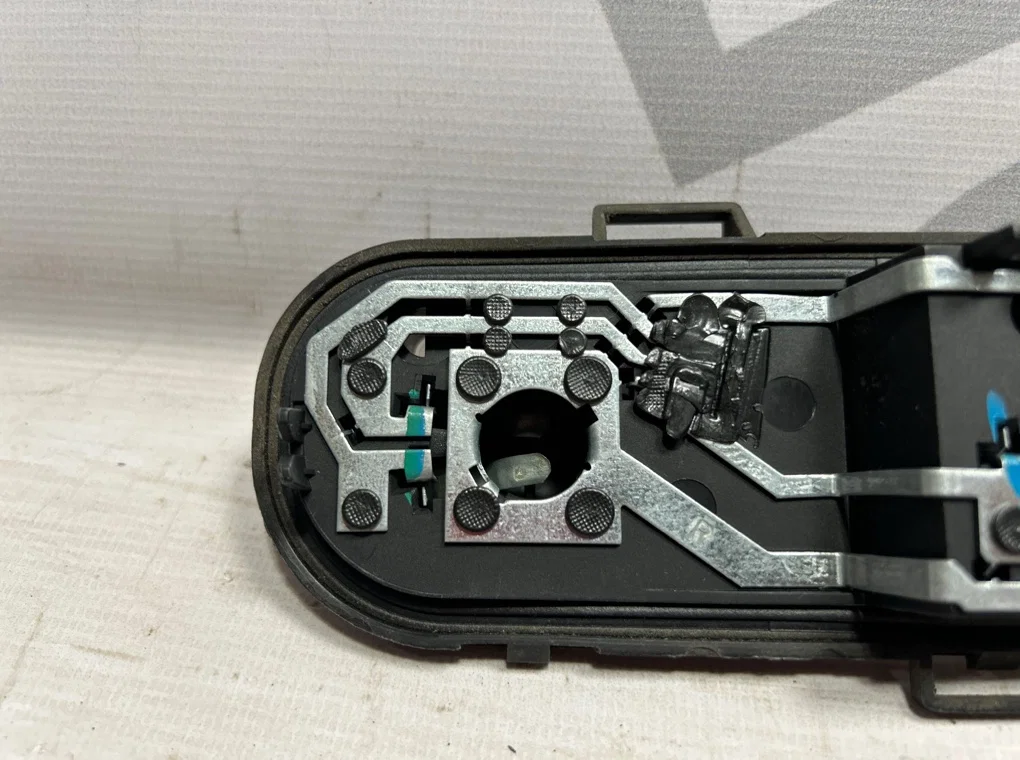 Плата фонаря заднего правого Nissan Qashqai J10 - миниатюра 7