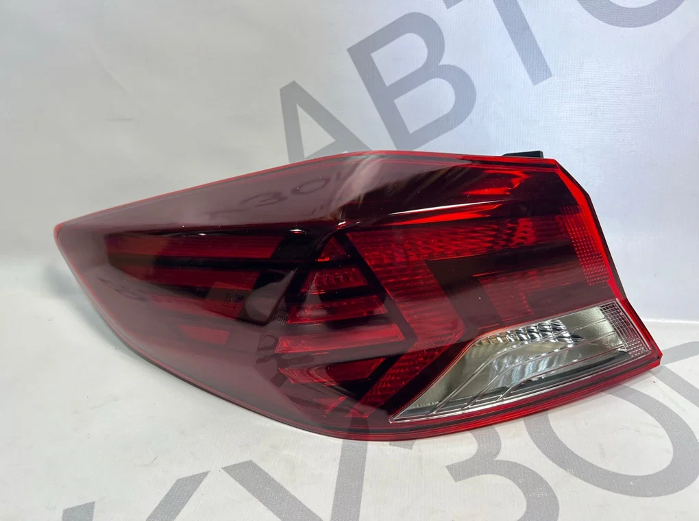 Фонарь задний левый наружный Hyundai Elantra 6 - изображение 1
