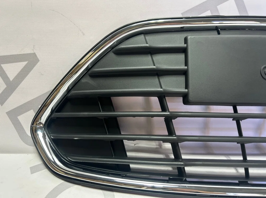 Решетка в бампер центральная Ford Mondeo 4 - миниатюра 3