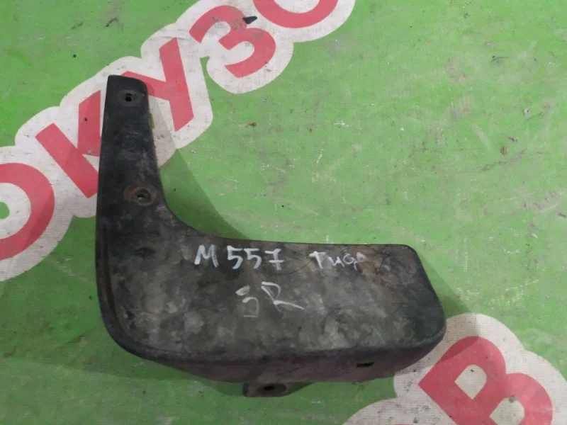 Брызговик задний правый Nissan Tiida C11 1.6 2008 - миниатюра 2