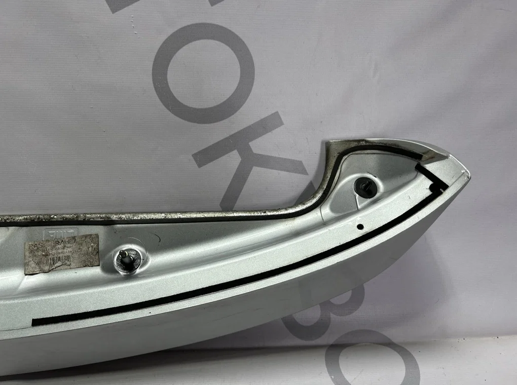 Спойлер багажника Hyundai ix35 / Tucson 2010-2015 - миниатюра 9