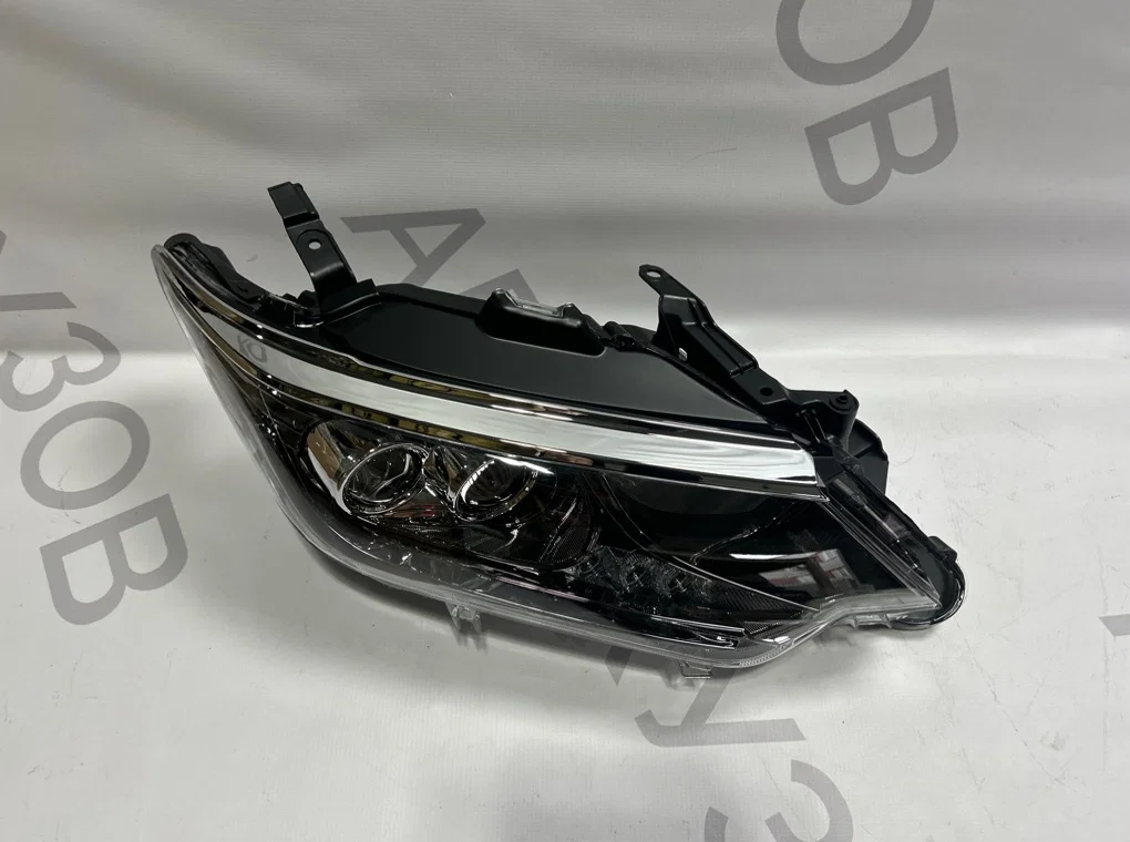Фара правая Toyota Camry 50 55 2017-2018 - миниатюра 2
