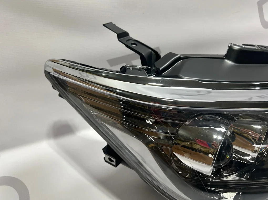 Фара правая Toyota Camry 50 55 2017-2018 - миниатюра 4