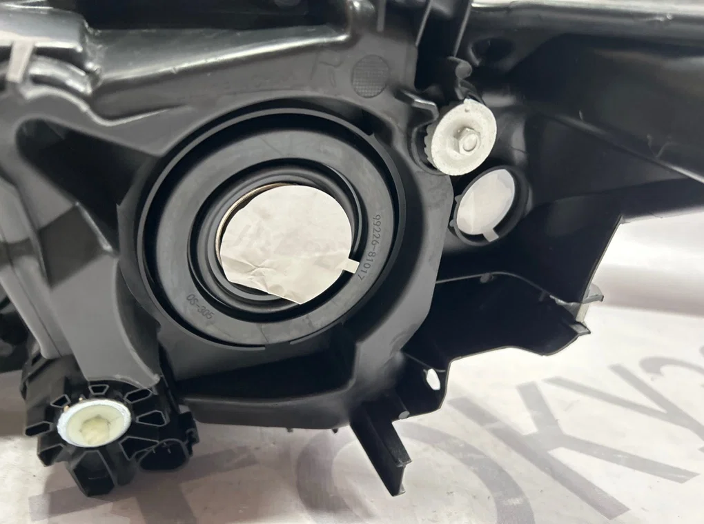 Фара правая Toyota Camry 50 V50 2011-2014 - миниатюра 10