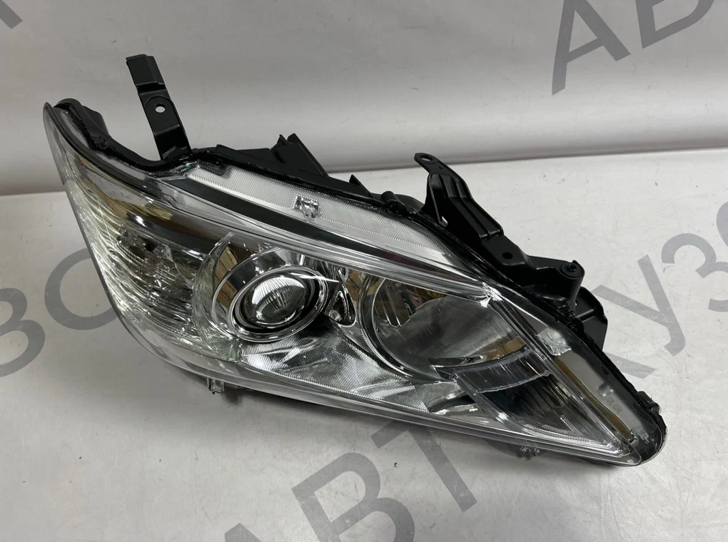 Фара правая Toyota Camry 50 V50 2011-2014 - миниатюра 2