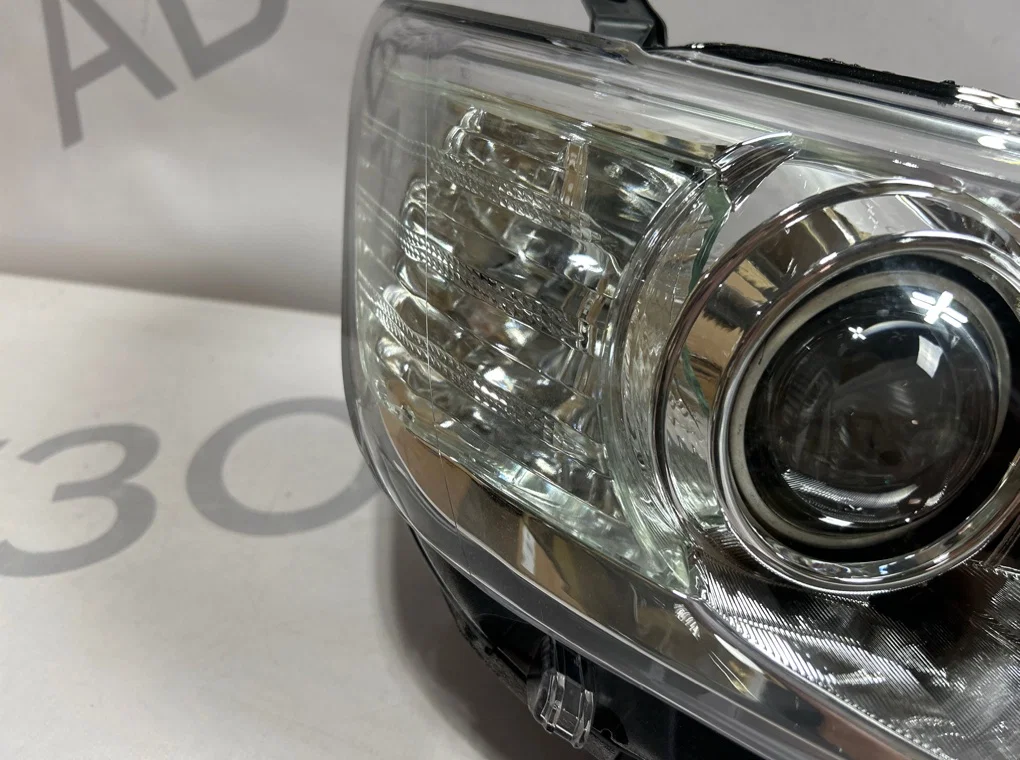 Фара правая Toyota Camry 50 V50 2011-2014 - миниатюра 3
