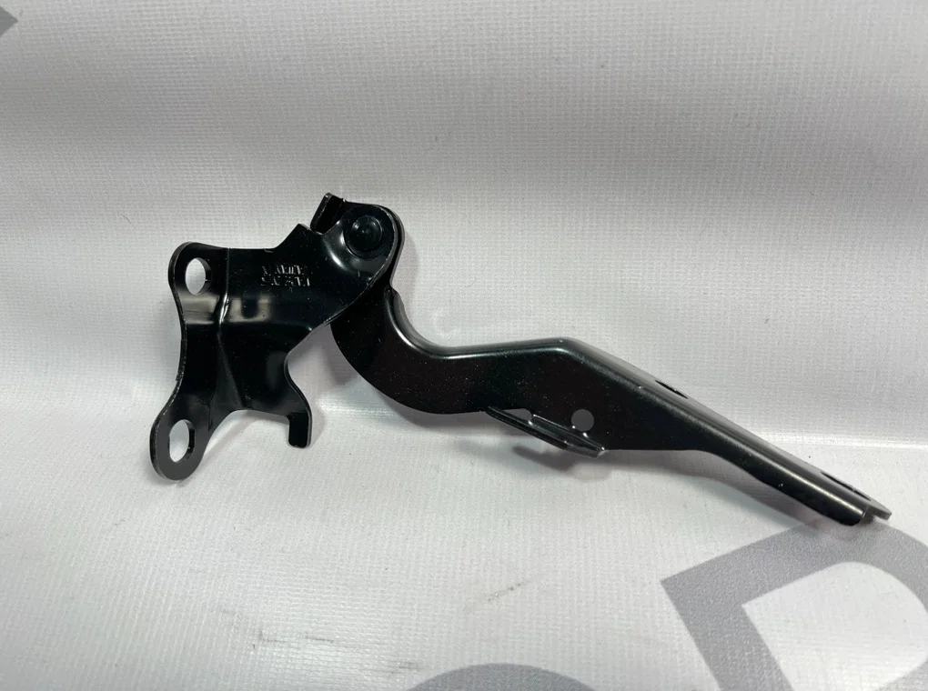 Петля капота правая Toyota Avensis 2 2003-2008 - миниатюра 2