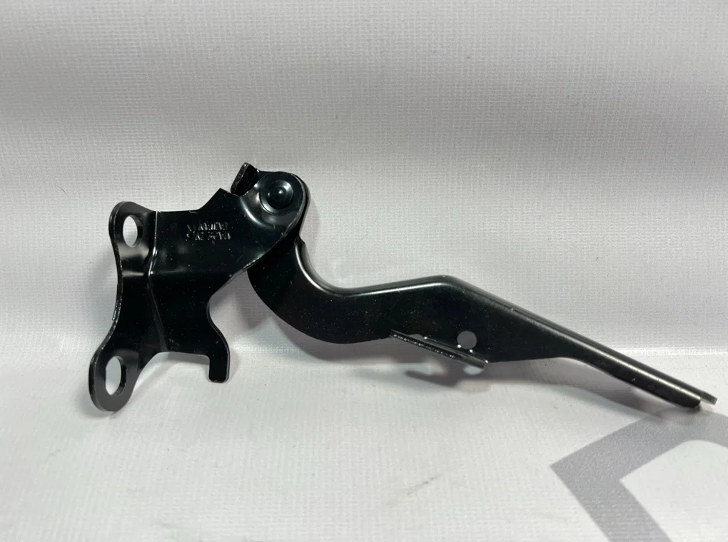 Петля капота правая Toyota Avensis 2 2003-2008 - миниатюра 3