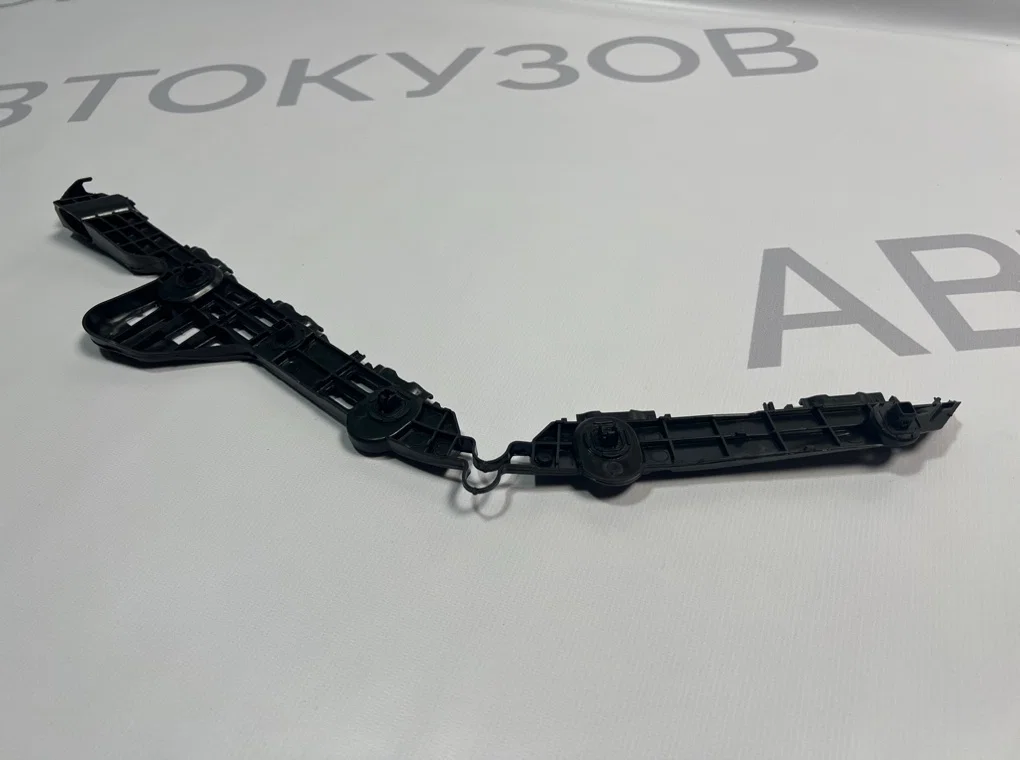 Кронштейн заднего бампера правый Toyota Camry 70 - миниатюра 4
