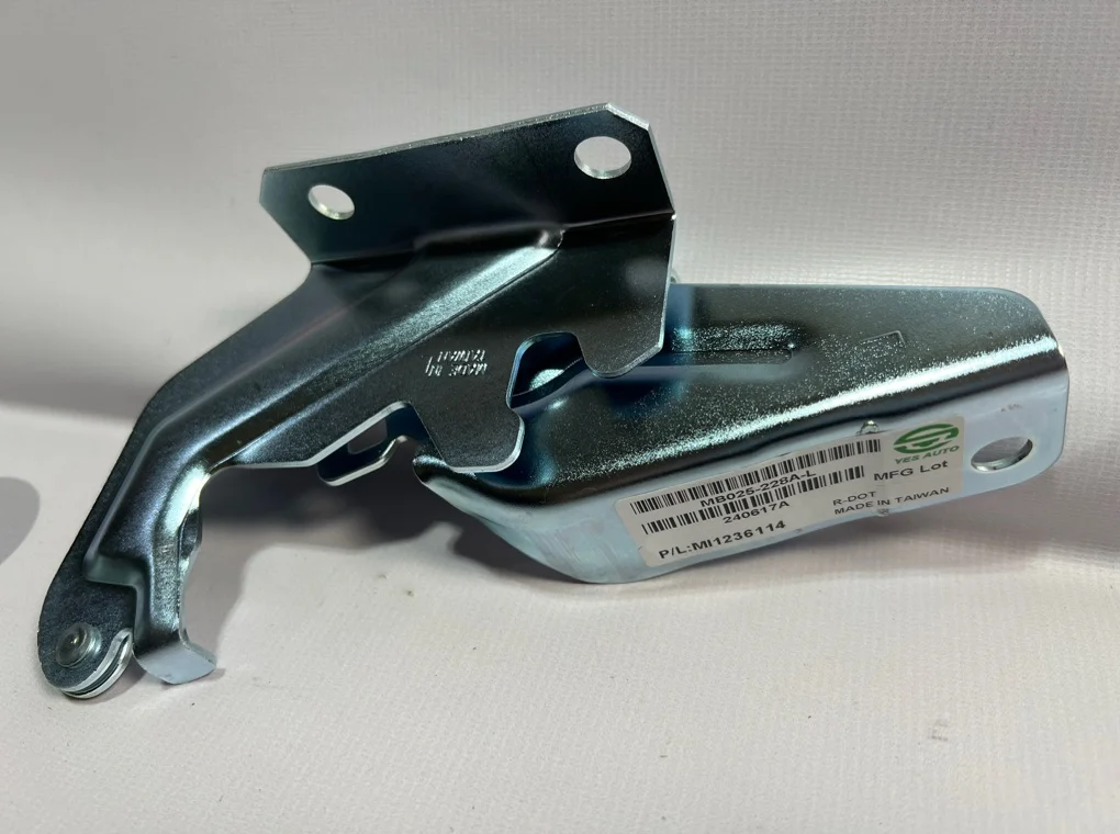 Петля капота левая Mitsubishi Lancer 10 2007-2017 - миниатюра 3