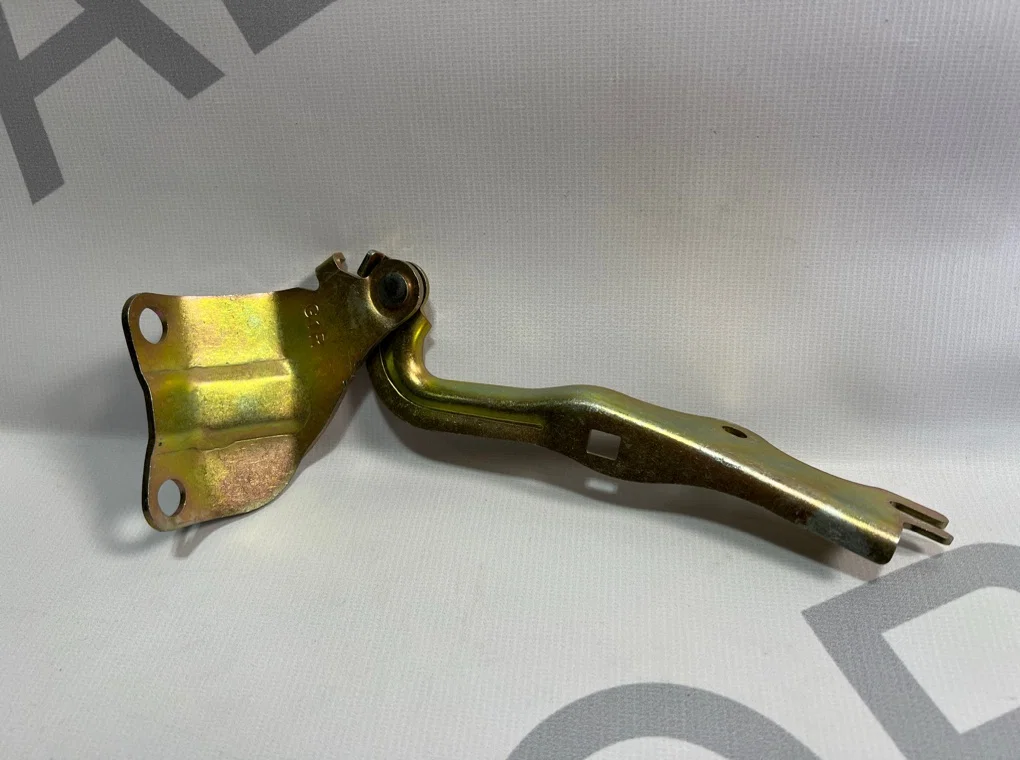 Петля капота правая Mazda 6 GH 2007-2012 - изображение 1