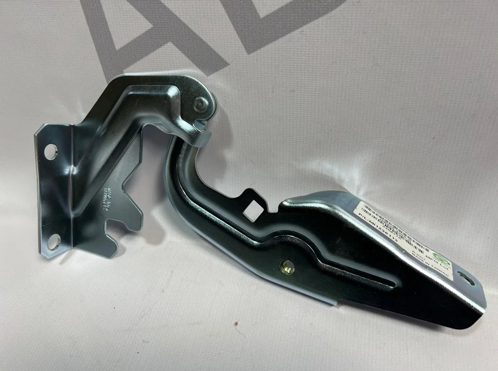 Петля капота правая Mitsubishi Lancer 10 2007-2017 - миниатюра 3