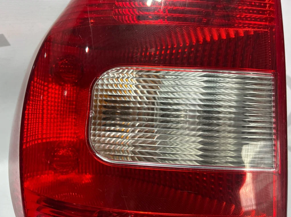 Фонарь задний левый Skoda Yeti 2009-2014 - миниатюра 3