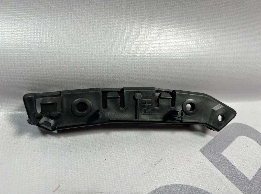Кронштейн переднего бампера правый Ford Focus 3 - миниатюра 2