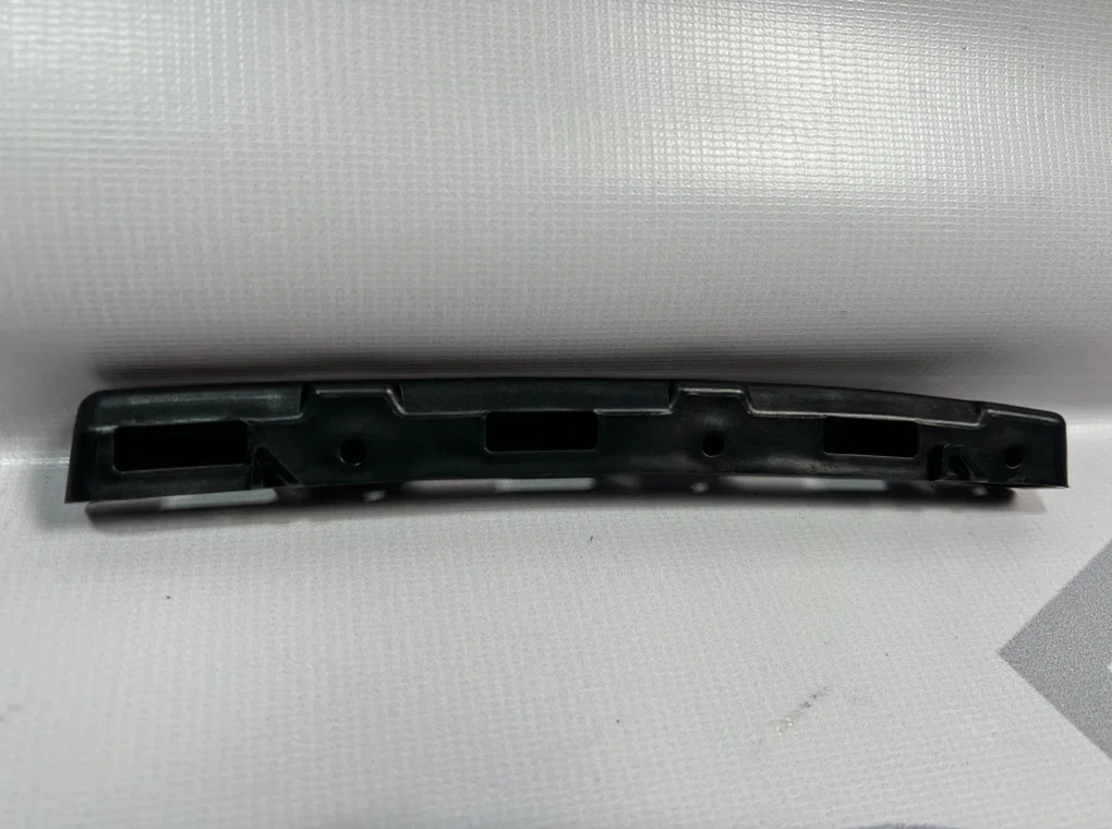 Кронштейн фары правый Hyundai Solaris 2 2017-2020 - миниатюра 2