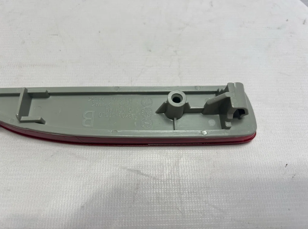 Отражатель задний Mazda 3 3 BM/BN 2013-2016 - миниатюра 9