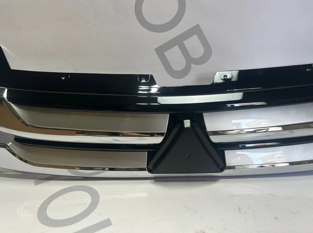 Решетка радиатора Mitsubishi Outlander 3 2015-2018 - миниатюра 4