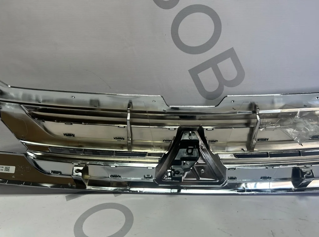 Решетка радиатора Mitsubishi Outlander 3 2015-2018 - миниатюра 8