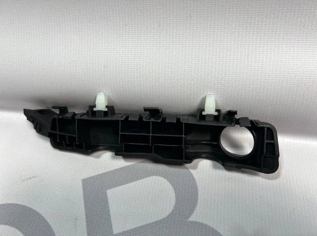 Кронштейн переднего бампера правый Hyundai i30 2 - миниатюра 6