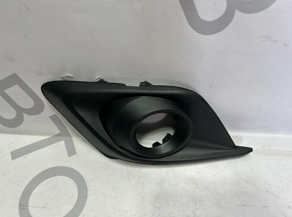 Рамка противотуманной фары левой Mazda 3 BM - миниатюра 2