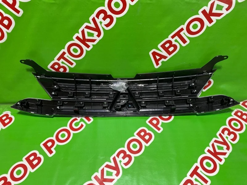 Решетка радиатора Mitsubishi Outlander 3 2018-2021 - миниатюра 2