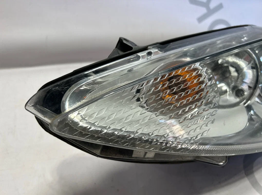 Фара левая Ford Fiesta 6 2008-2013 - миниатюра 2